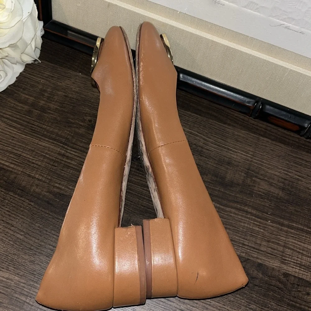 Tory Burch Chelsea Caramel Tan Leather Pump Block Heel Gold Logo Sz 7 EUC